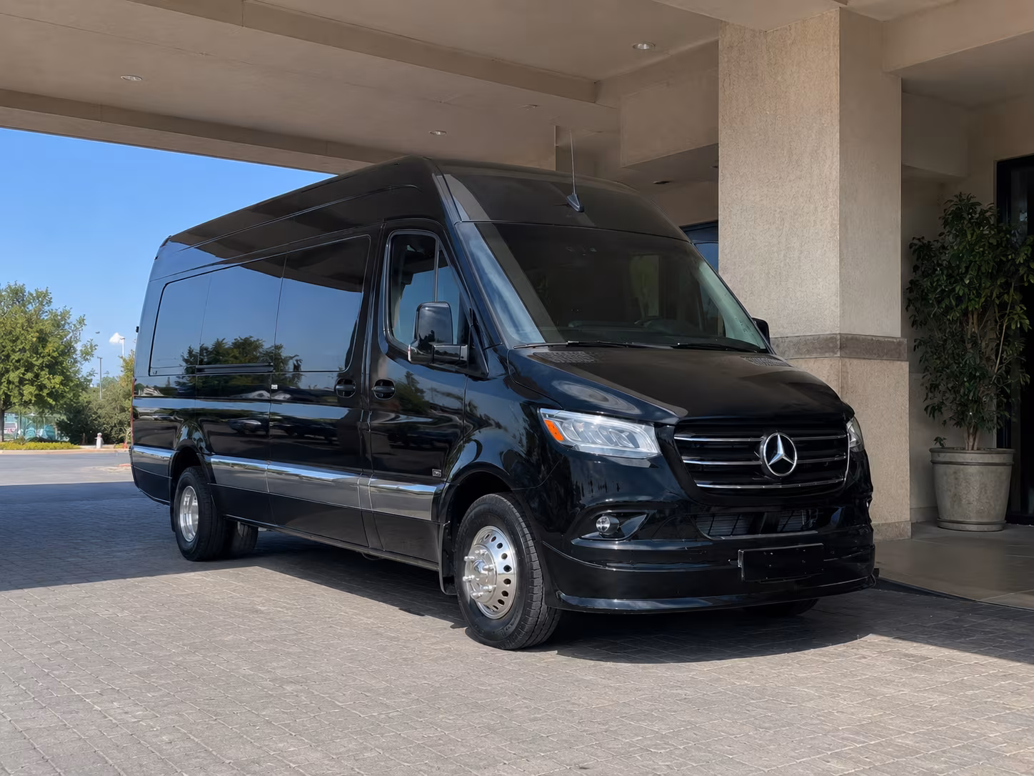 10 passenger sprinter van